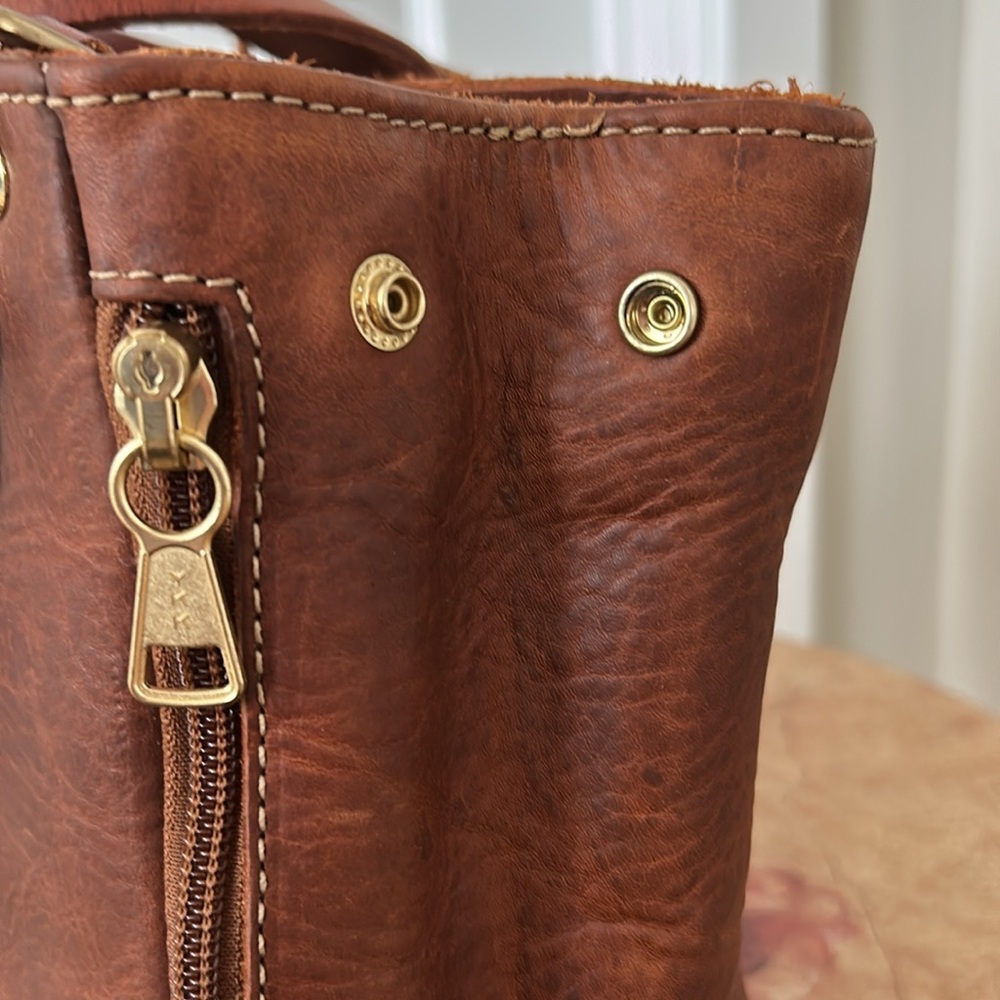 Overland Leather Handbag/Crossbody - Picture 9 of 15